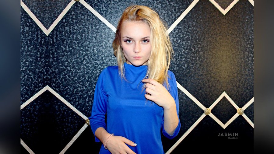 18yo cam girl - XXX Dessert - Picture 5