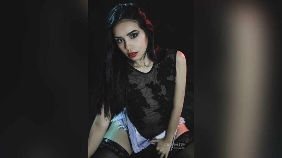 Teen 19yo squirt - XXX Dessert - Picture 1