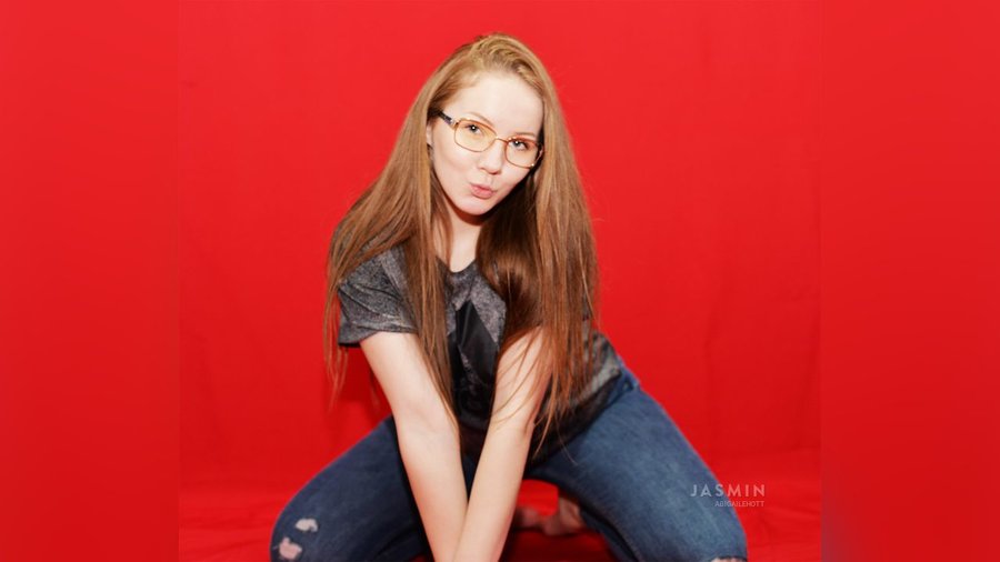 Webcam 18yo dildo - XXX Dessert - Picture 2