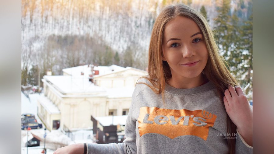 Athletic 18yo webcam - XXX Dessert - Picture 2