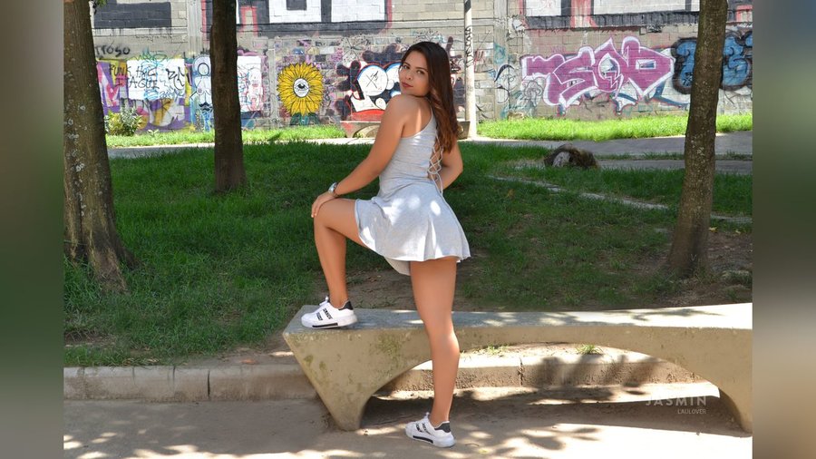 Latin athletic girl - XXX Dessert - Picture 1