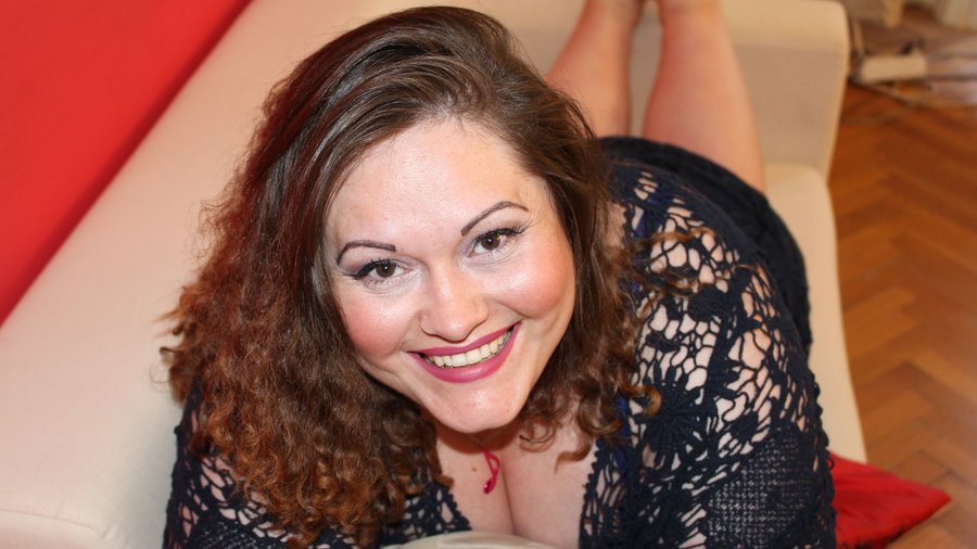 Straight mature striptease - XXX Dessert - Picture 1