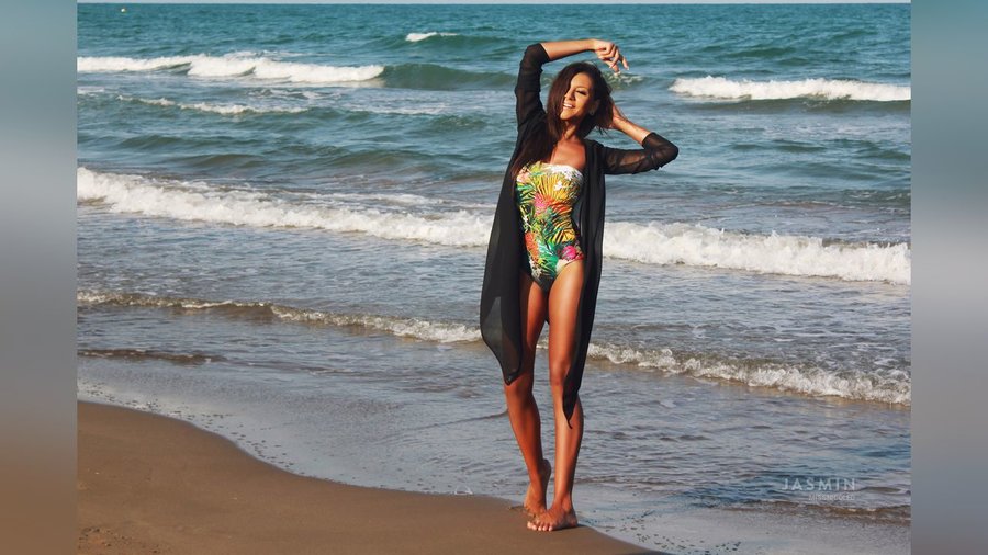 Straight french girl - XXX Dessert - Picture 2