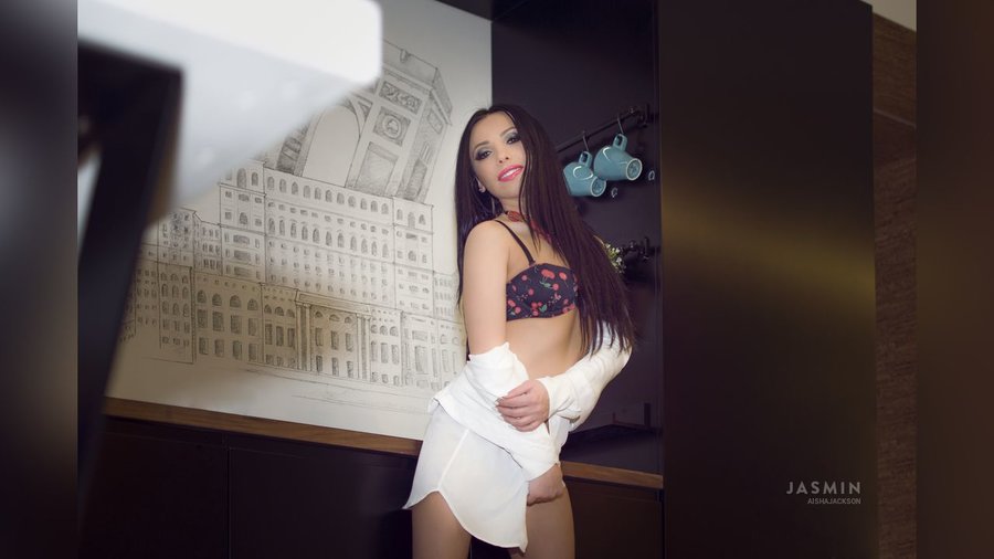 Petite real girl - XXX Dessert - Picture 1