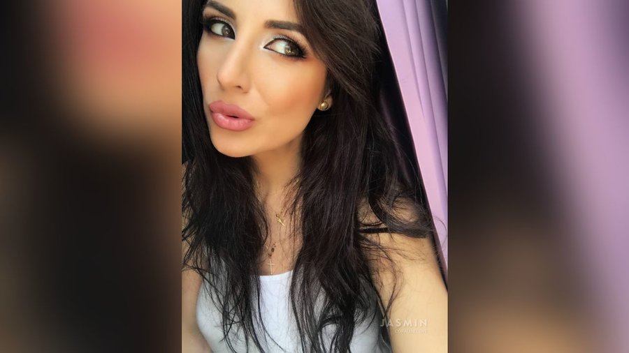 Big tit bisexual milf - XXX Dessert - Picture 4