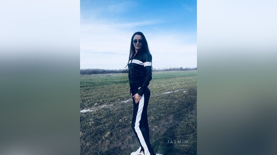 Petite striptease - XXX Dessert - Picture 1