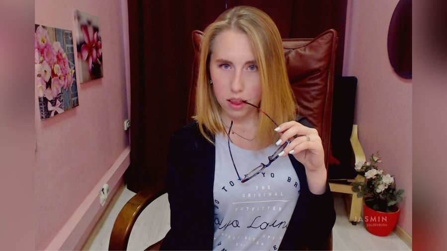18yo petite - XXX Dessert - Picture 1