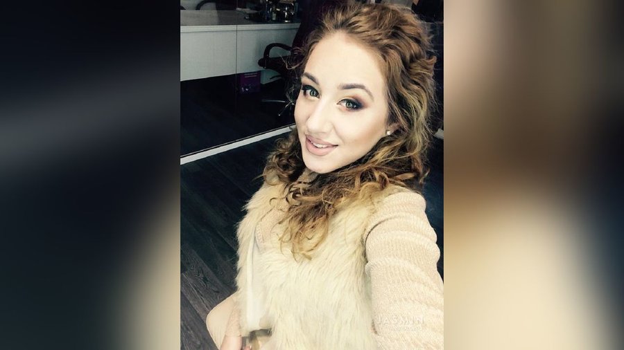 French cameltoe - XXX Dessert - Picture 3