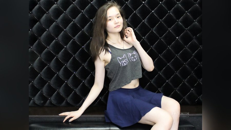 19yo piercing - XXX Dessert - Picture 2