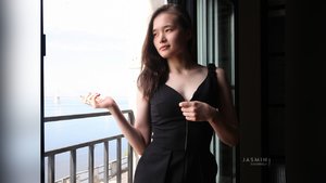 Petite brown eyes girl - XXX Dessert - Picture 2