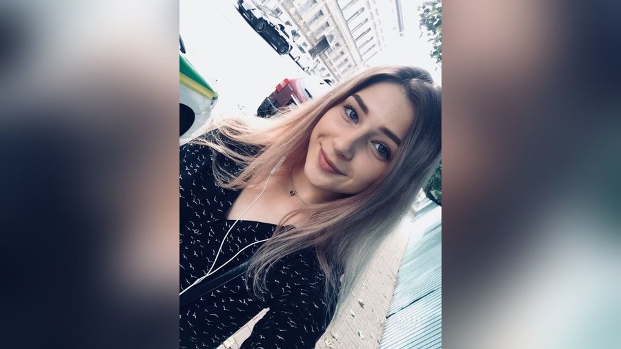 Big tit 19yo oil - XXX Dessert - Picture 3