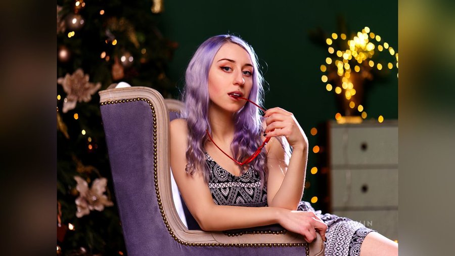 18yo blue eyes girl - XXX Dessert - Picture 1