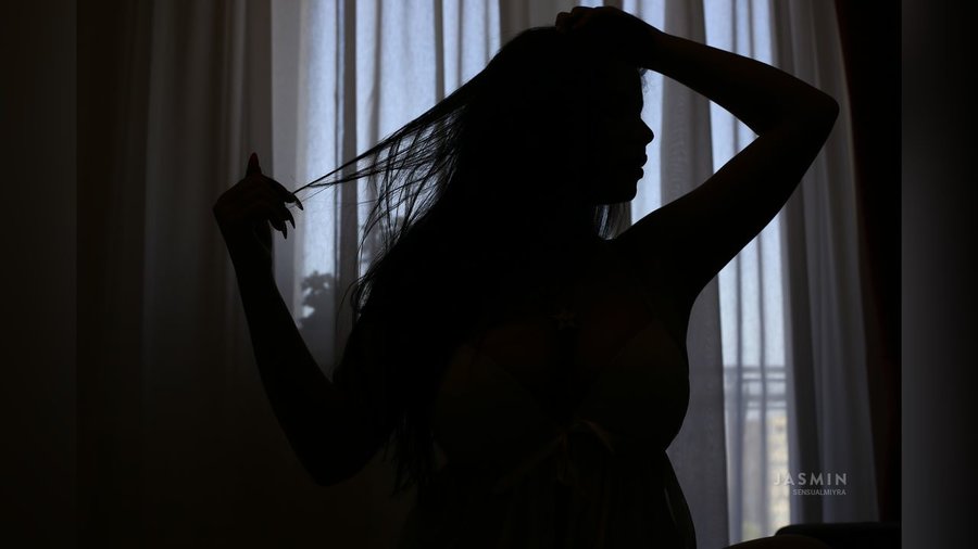 Brown eyes girl - XXX Dessert - Picture 1