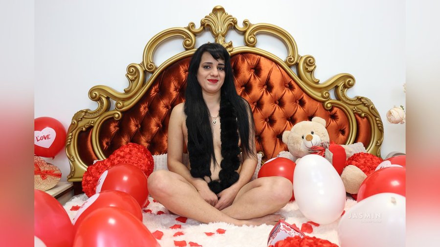 Straight big tit milf - XXX Dessert - Picture 1