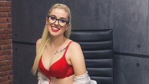 Big tit 19yo oil - XXX Dessert - Picture 4