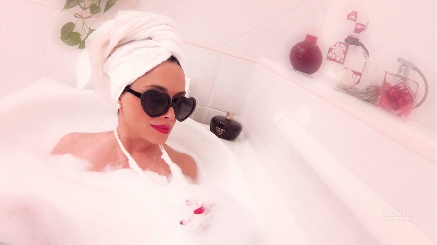 Mature strap on - XXX Dessert - Picture 1