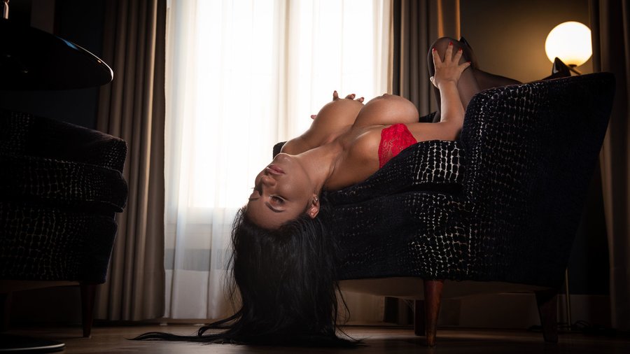 Big tit mature oil - XXX Dessert - Picture 3