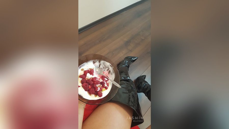 French big tits webcam - XXX Dessert - Picture 3