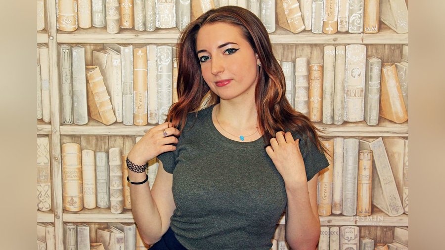 Bisexual 18yo big tits - XXX Dessert - Picture 2