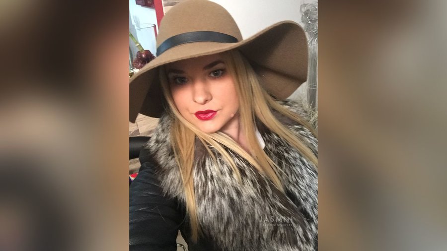 Bisexual italian girl - XXX Dessert - Picture 3