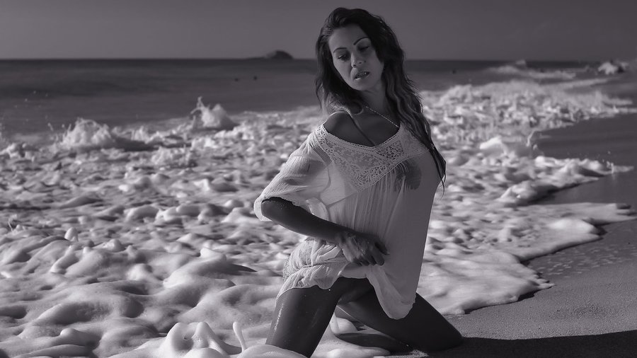 Mature fingering squirt - XXX Dessert - Picture 4