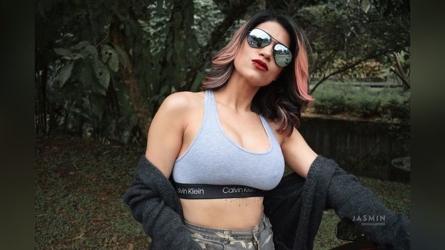 Milf latin strap on - XXX Dessert - Picture 3