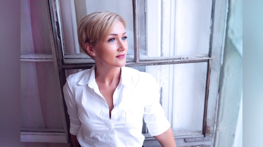 Straight mature squirt - XXX Dessert - Picture 3