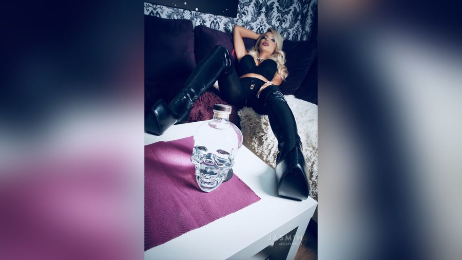 Real cam squirt - XXX Dessert - Picture 2