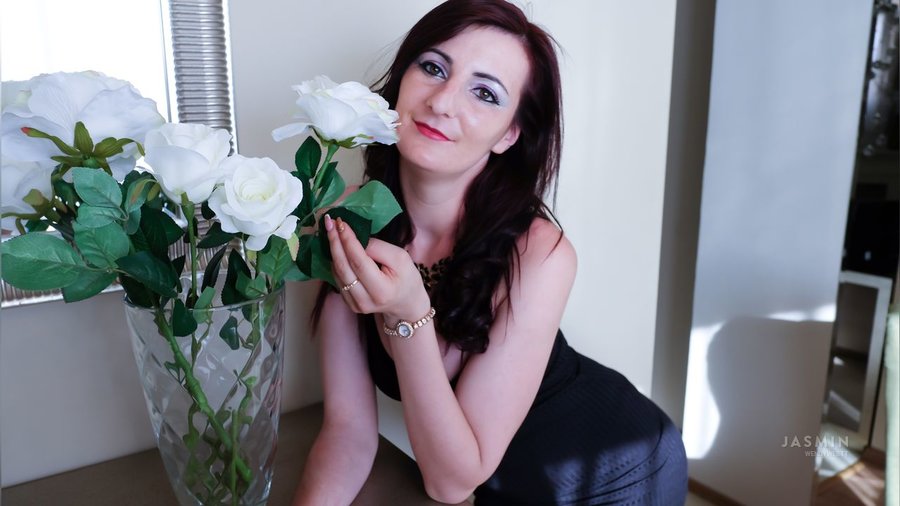 Straight fingering squirt - XXX Dessert - Picture 3