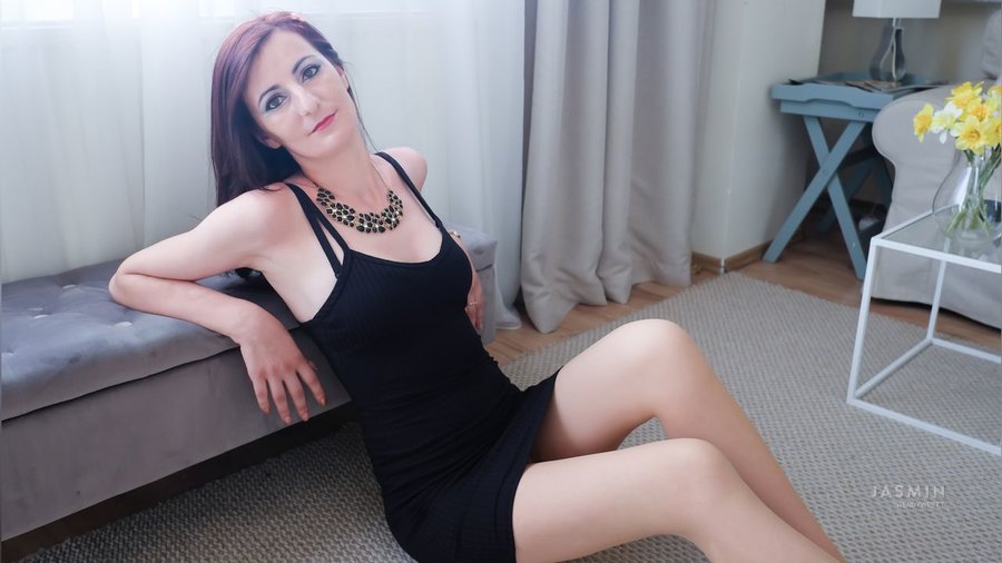 Straight brown eyes girl - XXX Dessert - Picture 2