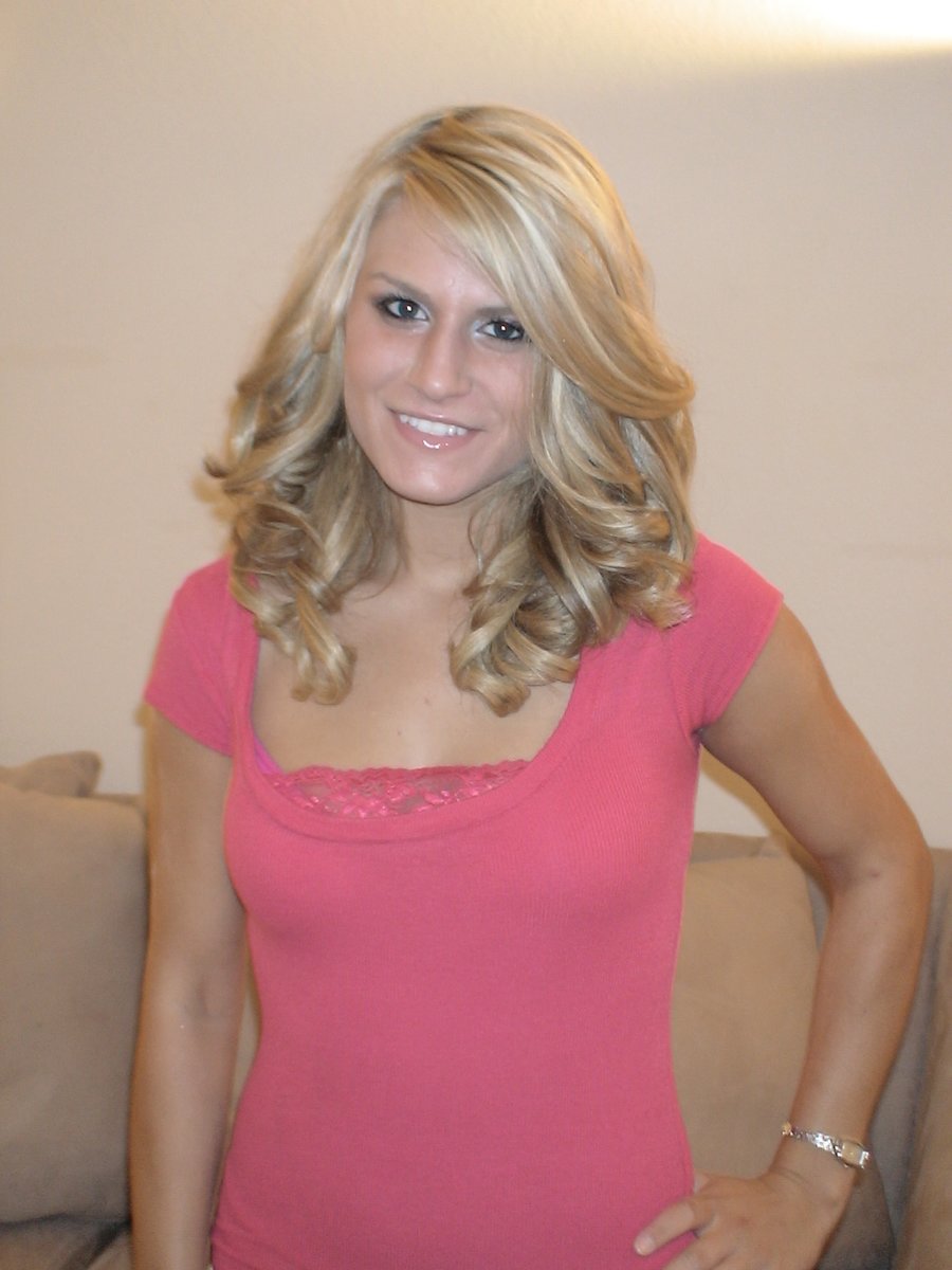 Cute classic mom - XXX Dessert - Picture 1