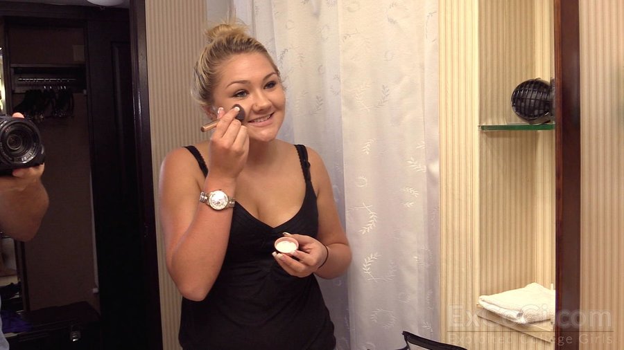 Blonde innocent shy - XXX Dessert - Picture 1