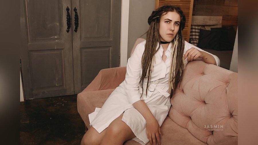 Tiny tits teen green eyes girl - XXXonXXX - Pic 2