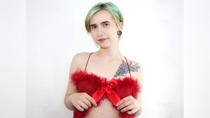 Tiny tits teen - Picture 3