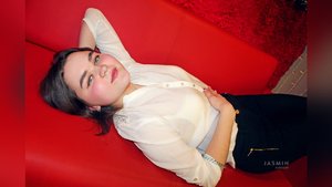 Camgirl 18yo squirt - Picture 1