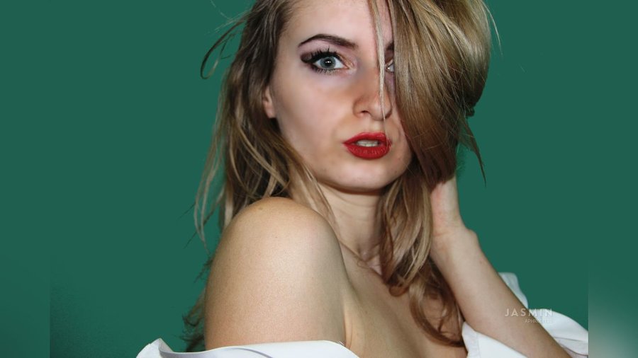 Bisexual fingering squirt - XXXonXXX - Pic 1