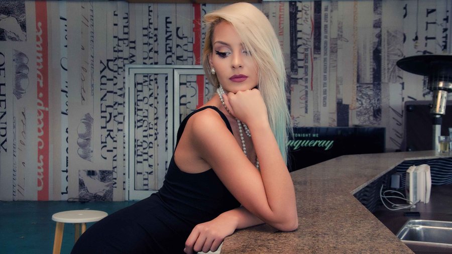 Athletic brown eyes girl - XXXonXXX - Pic 1