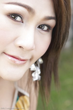 Gorgeous ladyboy solo - XXX Dessert - Picture 2