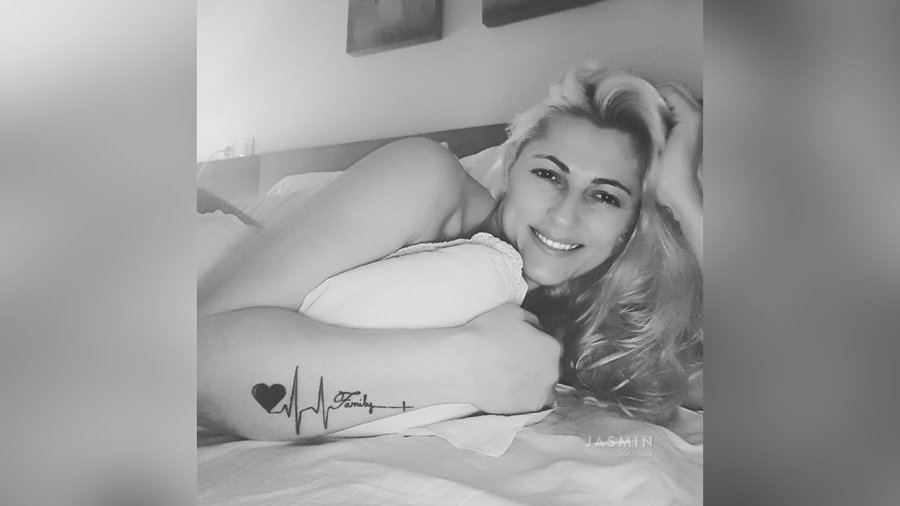 Italian milf squirt - XXX Dessert - Picture 1