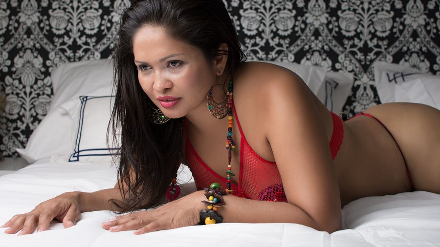 Dutch latin mature - XXX Dessert - Picture 1