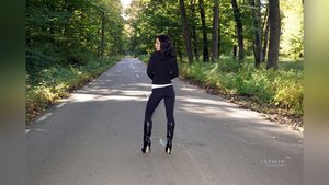 Mature dark eyes girl - XXX Dessert - Picture 2
