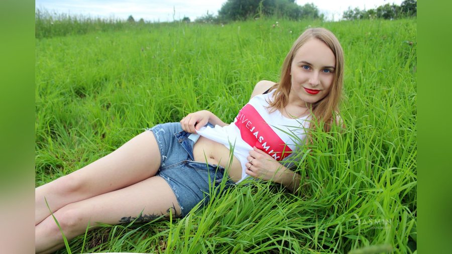 Petite 20yo - XXX Dessert - Picture 2