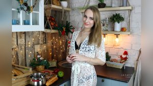 Petite striptease - XXX Dessert - Picture 2