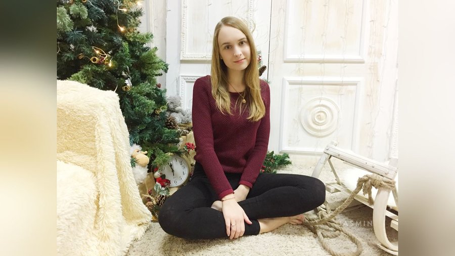 Petite striptease - XXX Dessert - Picture 4