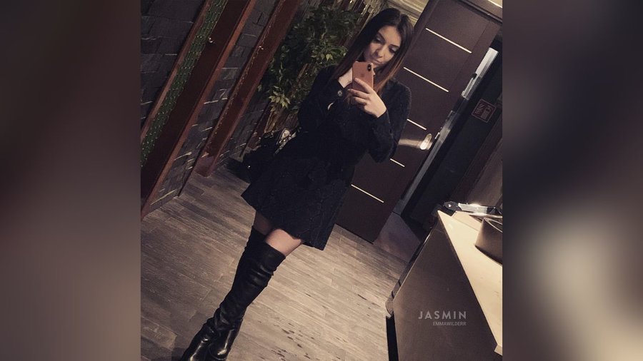 Webcam tiny tits dildo - XXX Dessert - Picture 1