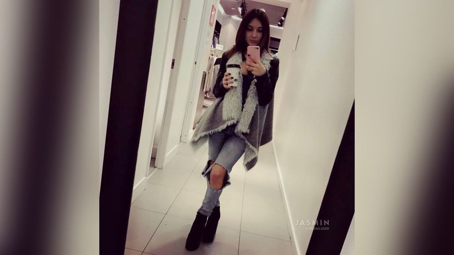 Tiny tits teen cameltoe - XXX Dessert - Picture 4