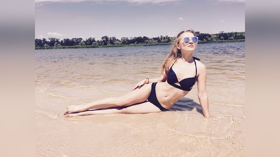 Close up fingering - XXX Dessert - Picture 2