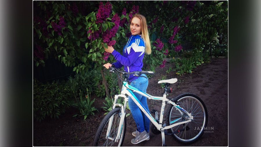 Close up fingering - XXX Dessert - Picture 1