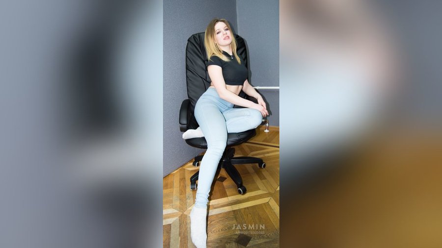 Petite big tit 19yo teen - XXX Dessert - Picture 1
