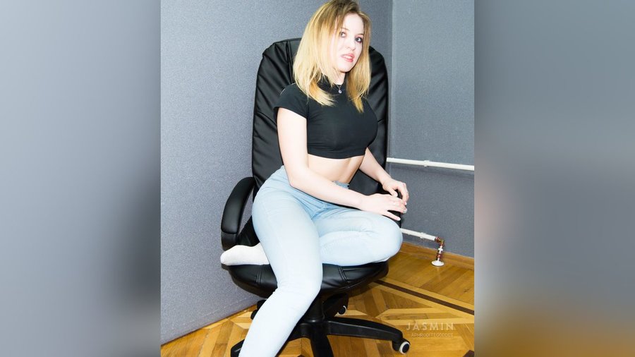 Petite big tit 19yo teen - XXX Dessert - Picture 1